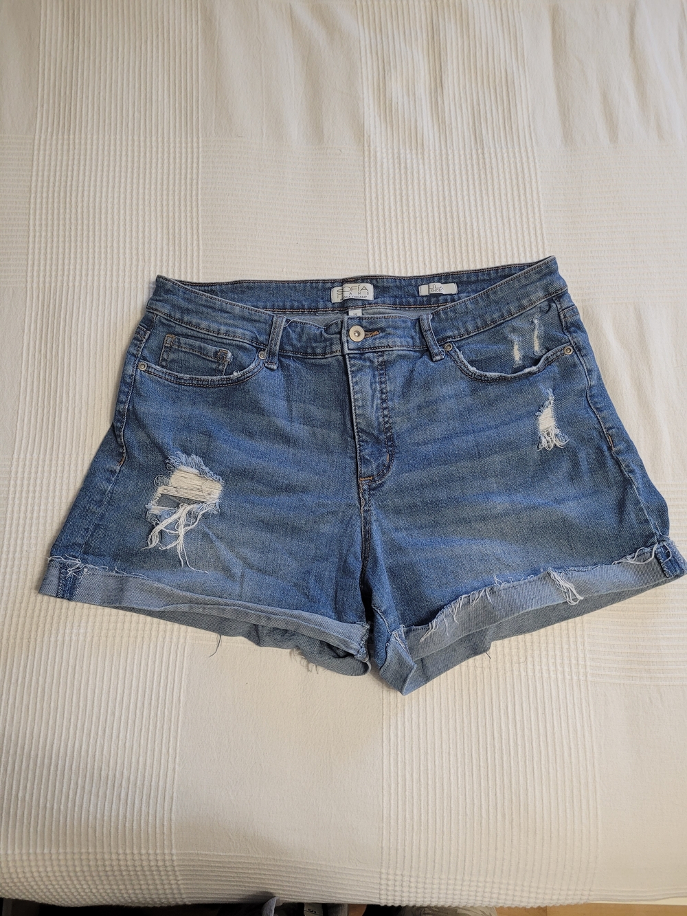 Sofia Jeans by Sofia Vergara Lila Denim Shorts - Size 14